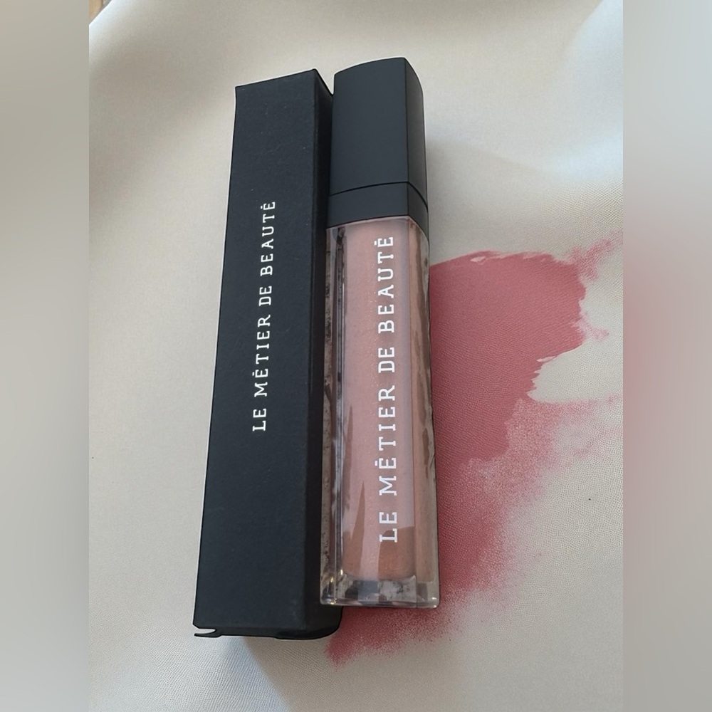 Le Metier de Beaute Lip Creme in RICHE. NEW IN BOX.